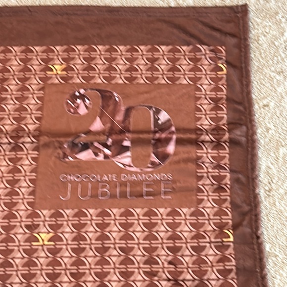 Levian Throw - Picture 4 of 6